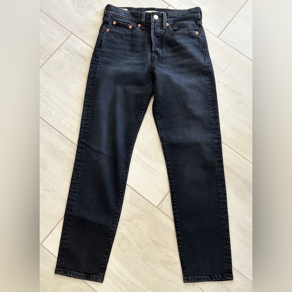 Levi's Wedgie Icon Fit - High Waisted Straight Leg Black Jeans - Size 24 - Picture 3 of 6